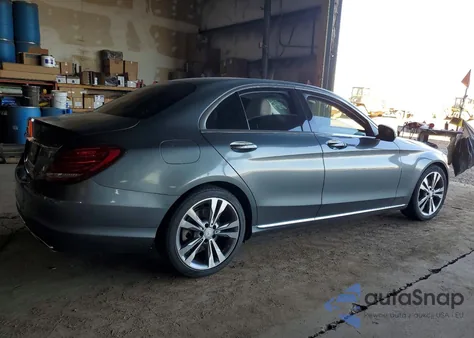 2017 Mercedes-Benz C 300 из США, поврежденный, VIN 55SWF4JB0HU203630